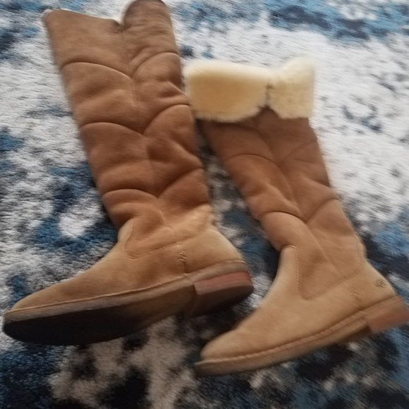 COPY - UGG knee high boots - Picture 4 of 7